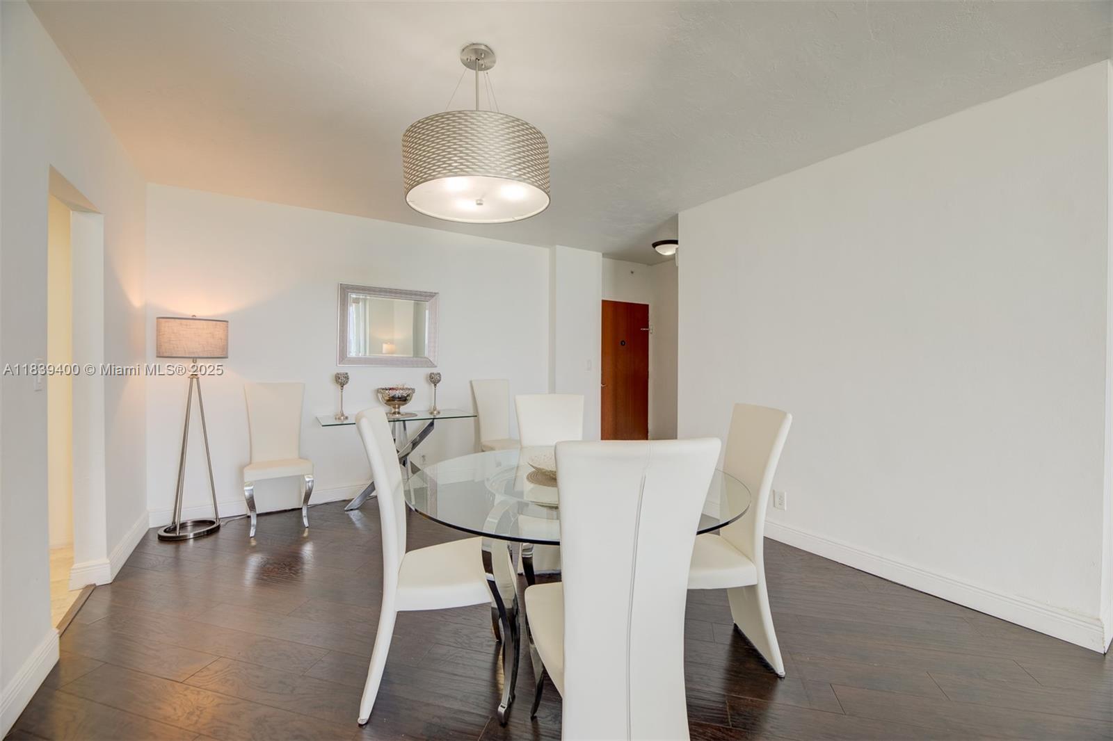 Photo of 3801 Ocean Dr  #5L, Hollywood, Florida, 33019 - 