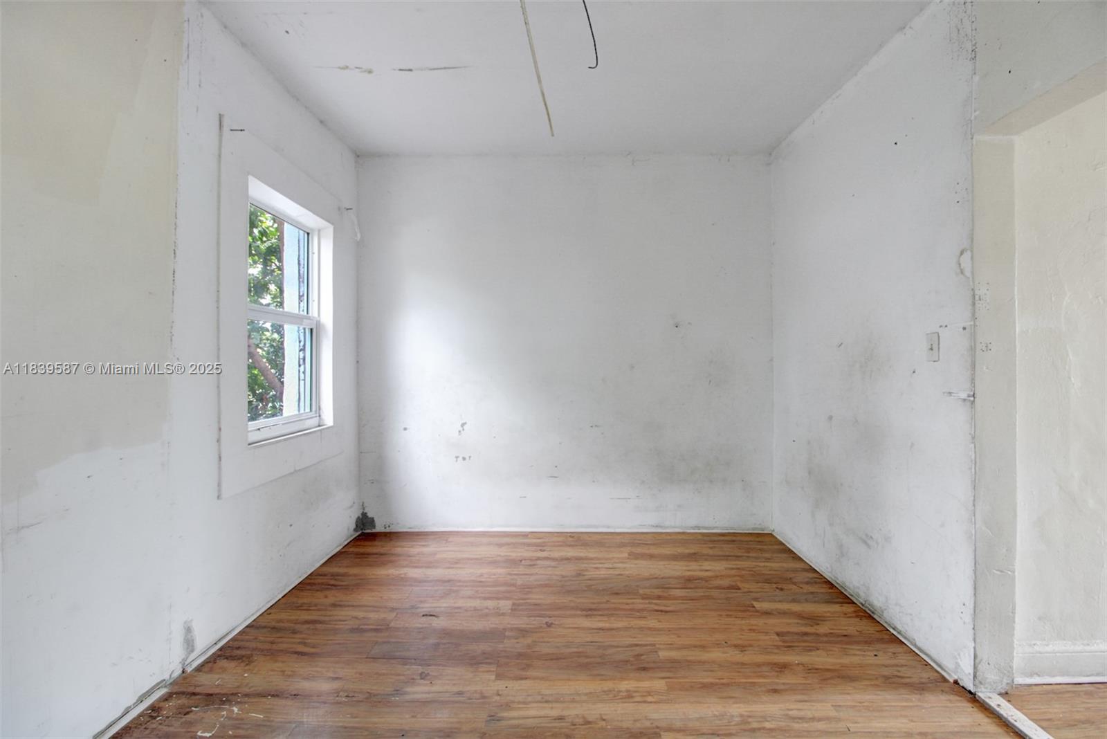 See details / 2148 sq. ft. $ 2025-07-13 0 Photo