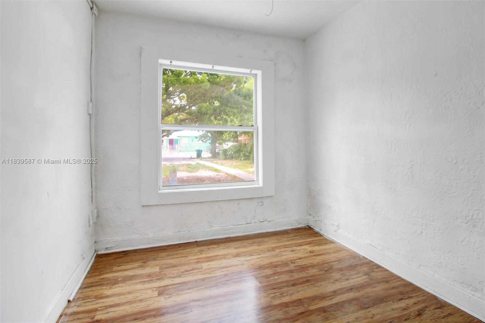 See details / 2148 sq. ft. $ 2025-07-13 0 Photo