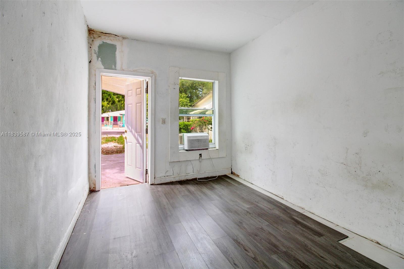 See details / 2148 sq. ft. $ 2025-07-13 0 Photo