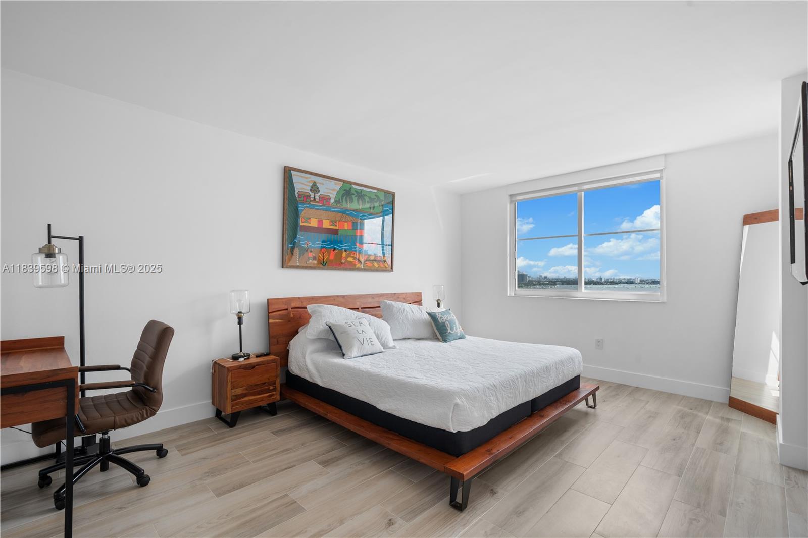 Ver detalles 1510 2 / 2 1220 sq. ft. $ 2025-07-13 0 foto