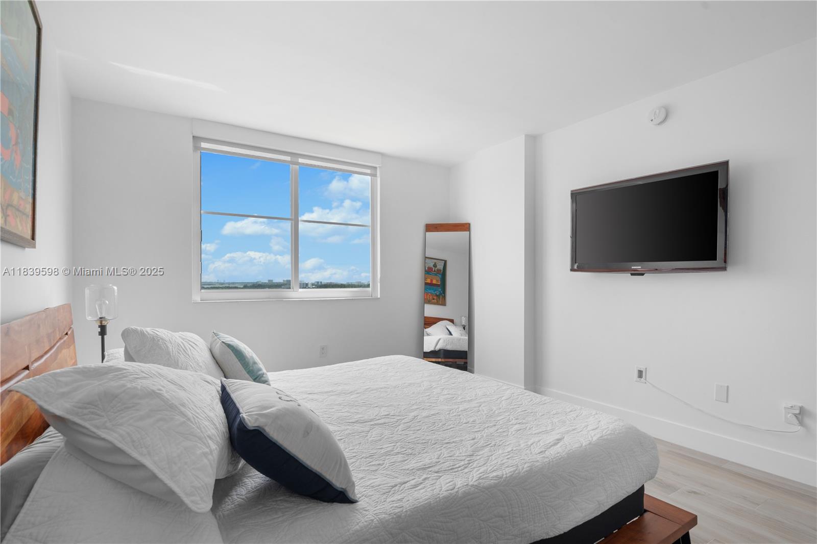 Ver detalles 1510 2 / 2 1220 sq. ft. $ 2025-07-13 0 foto