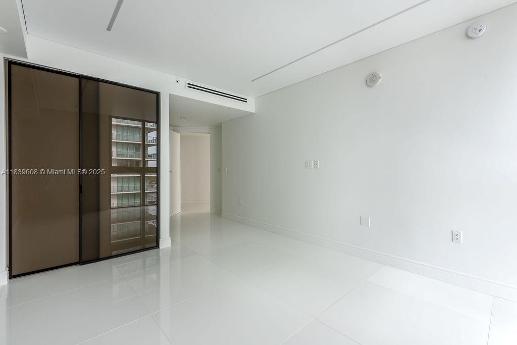 See details 4-1808 3 / 4 1892 sq. ft. $ 2025-07-13 0 Photo