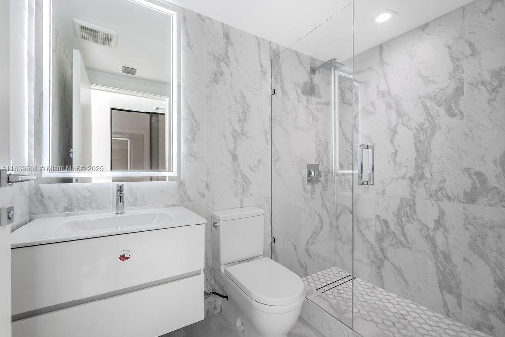 See details 4-1808 3 / 4 1892 sq. ft. $ 2025-07-13 0 Photo