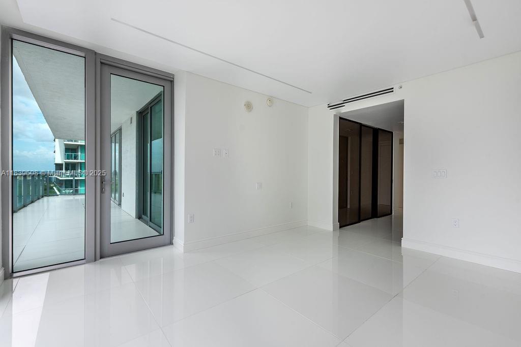 See details 4-1808 3 / 4 1892 sq. ft. $ 2025-07-13 0 Photo