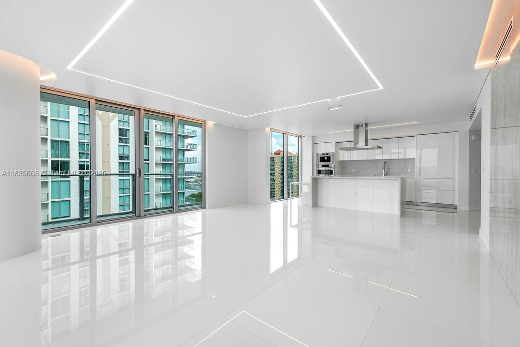 See details 4-1808 3 / 4 1892 sq. ft. $ 2025-07-13 0 Photo