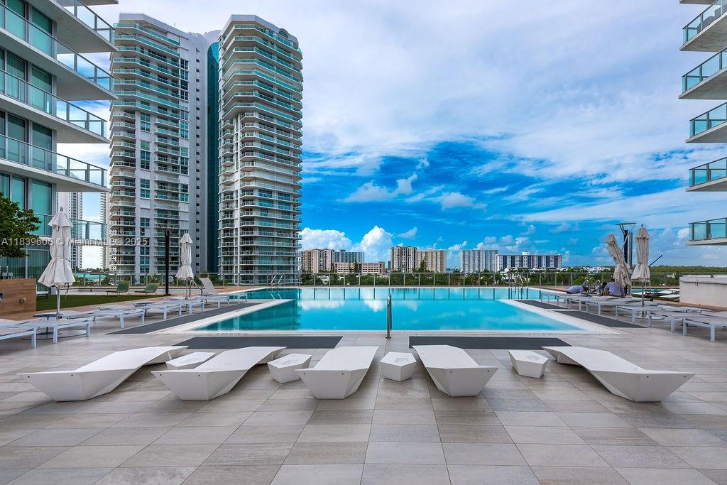 See details 4-1808 3 / 4 1892 sq. ft. $ 2025-07-13 0 Photo