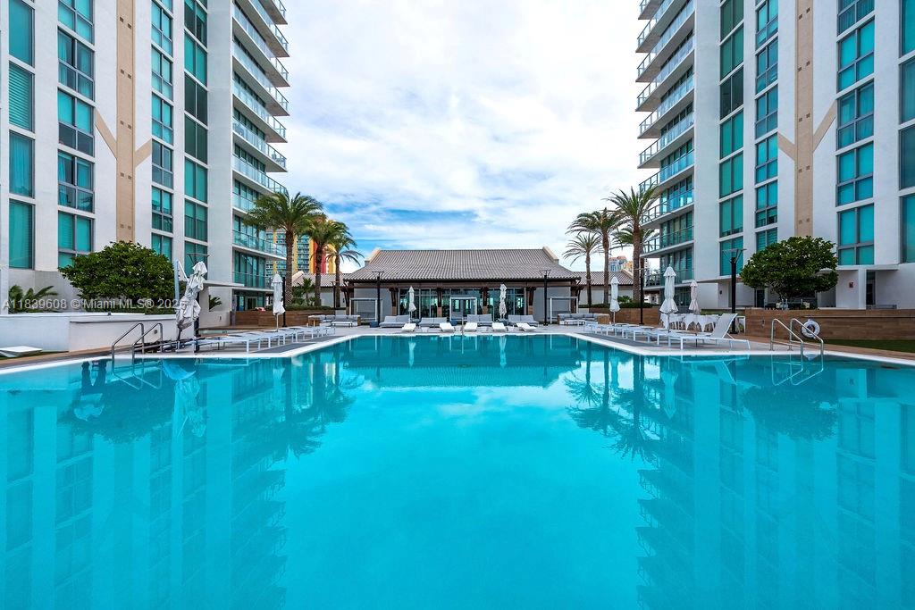 See details 4-1808 3 / 4 1892 sq. ft. $ 2025-07-13 0 Photo