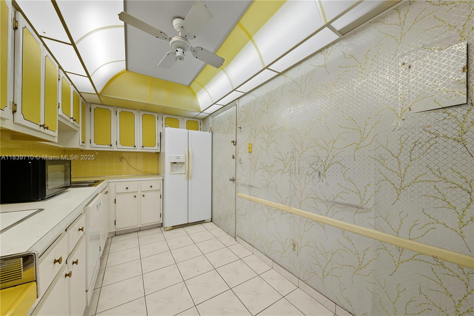 Photo of 1849 Ocean Dr  #507, Hallandale Beach, Florida, 33009 - 