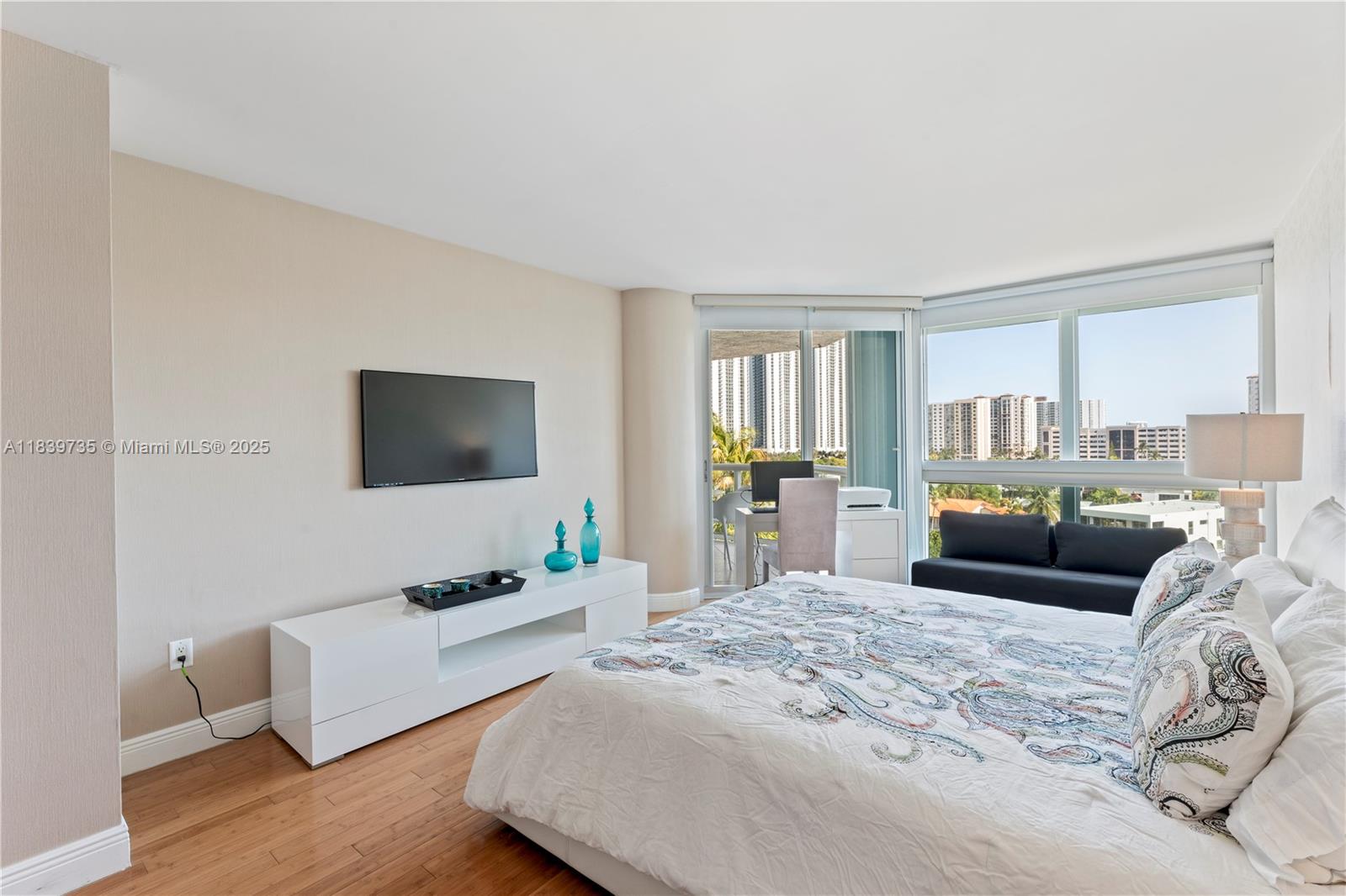 Photo of 16500 Collins Ave  #653, Sunny Isles Beach, Florida, 33160 - 