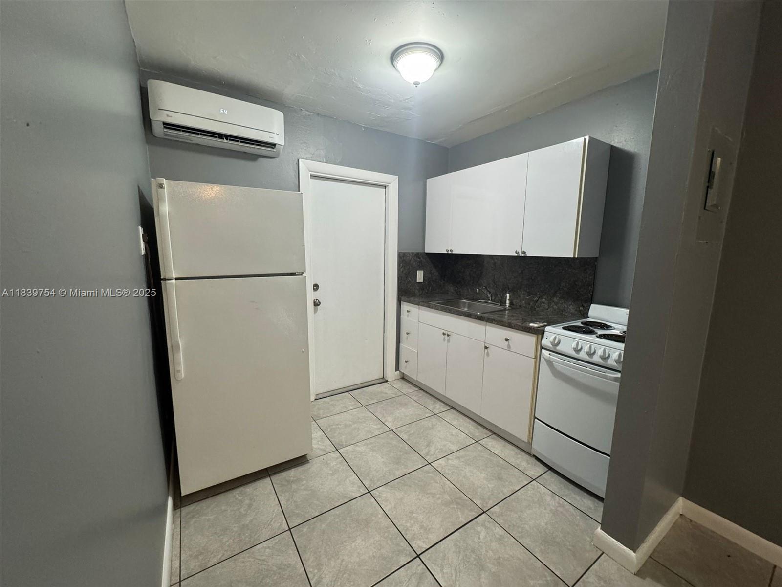 See details / sq. ft. $ 2025-07-14 0 Photo