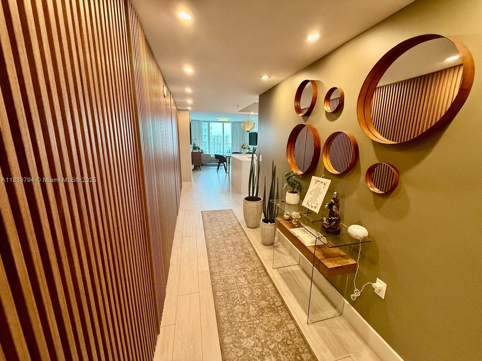 See details 4-1806 2 / 3 1524 sq. ft. $ 2025-07-14 0 Photo