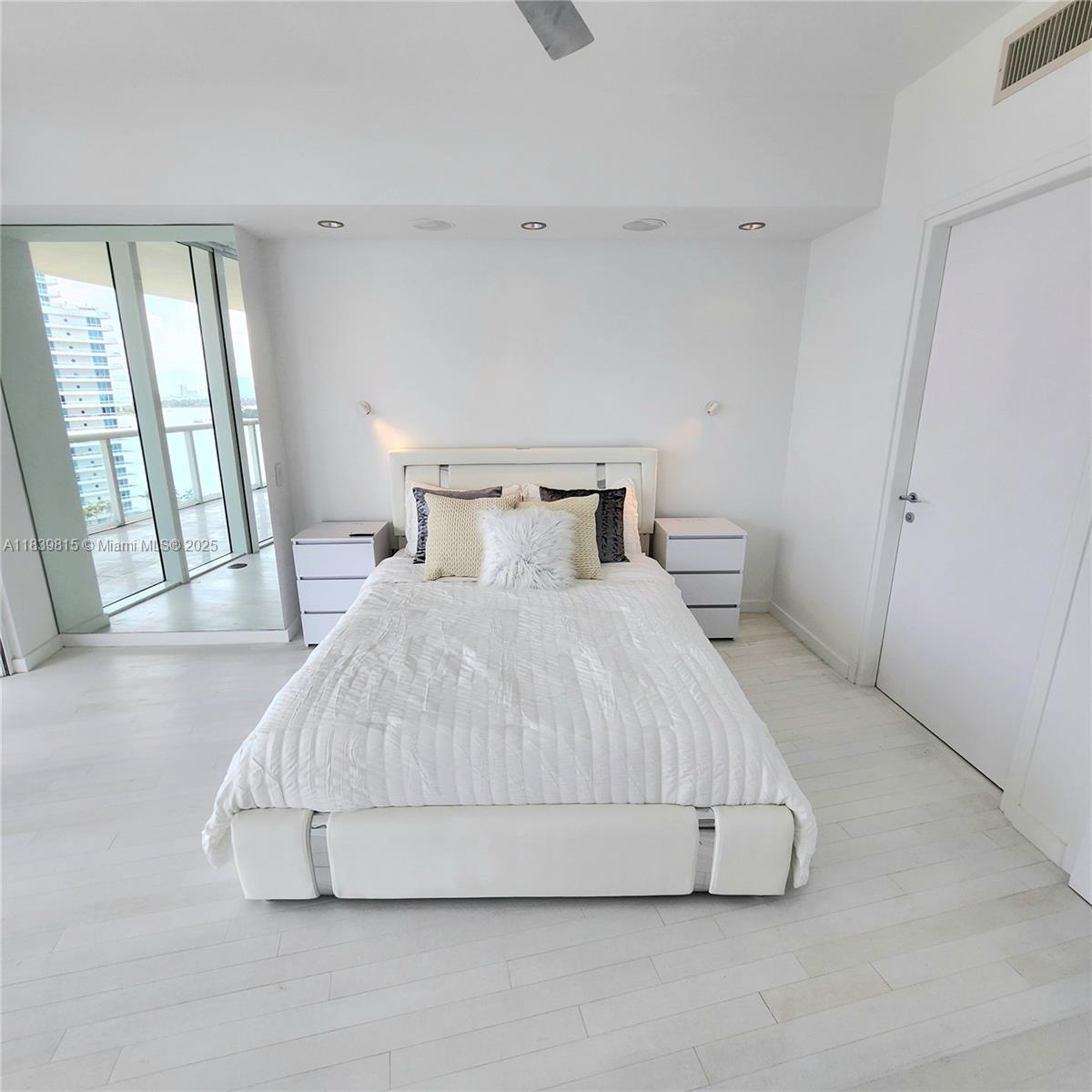 Photo of 450 Alton Rd  #1606, Miami Beach, Florida, 33139 - 