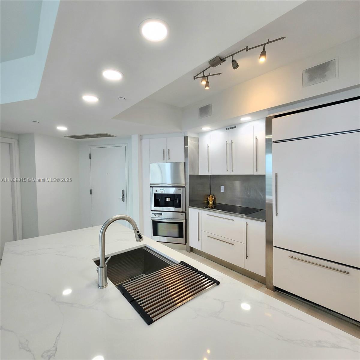 Photo of 450 Alton Rd  #1606, Miami Beach, Florida, 33139 - 