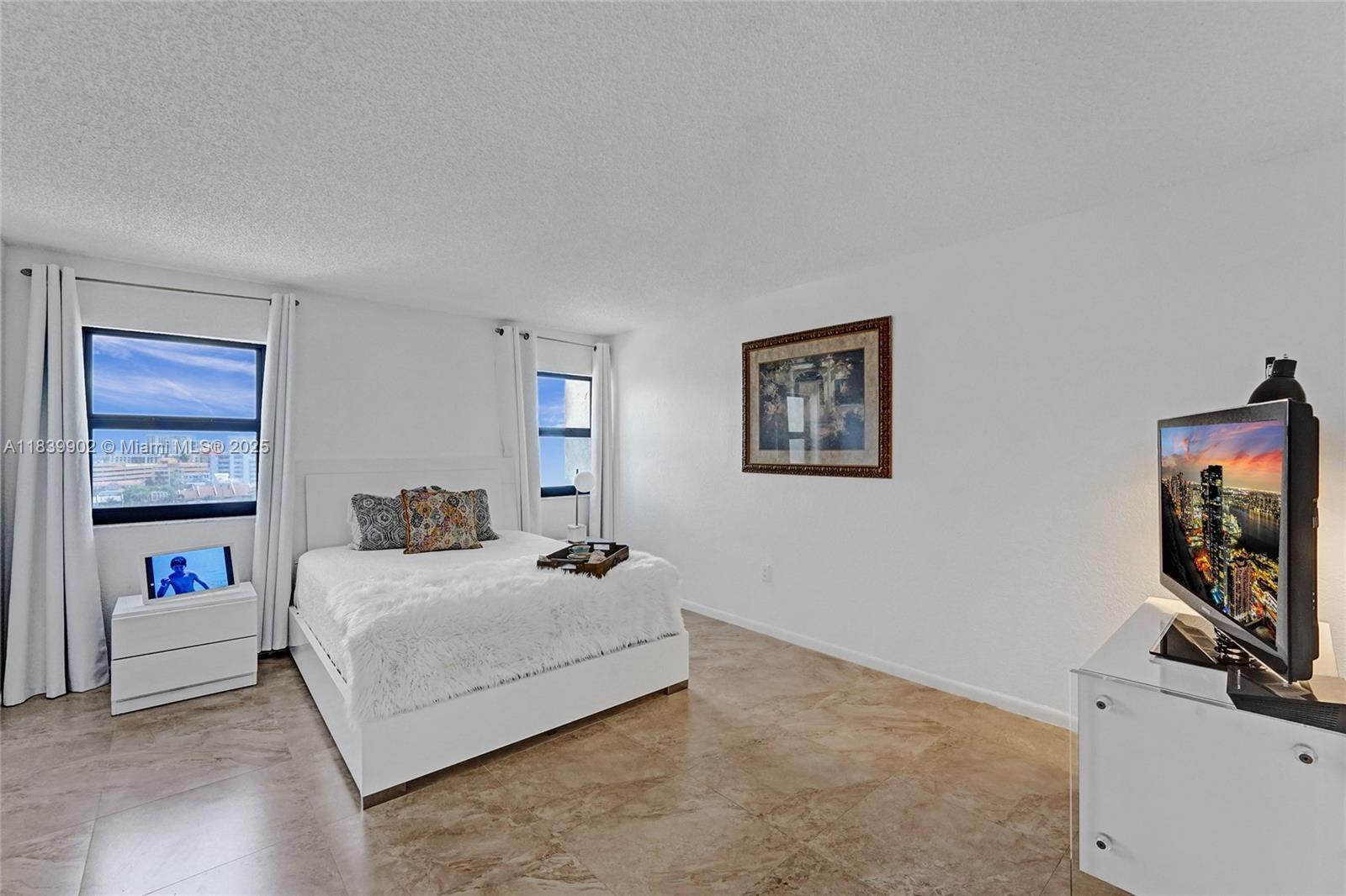 Photo of 1201 Ocean Dr  #904N, Hollywood, Florida, 33019 - 