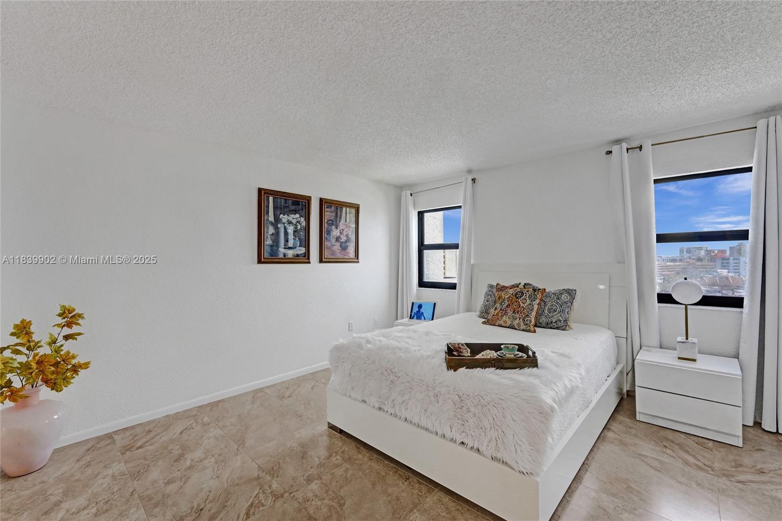 Photo of 1201 Ocean Dr  #904N, Hollywood, Florida, 33019 - 