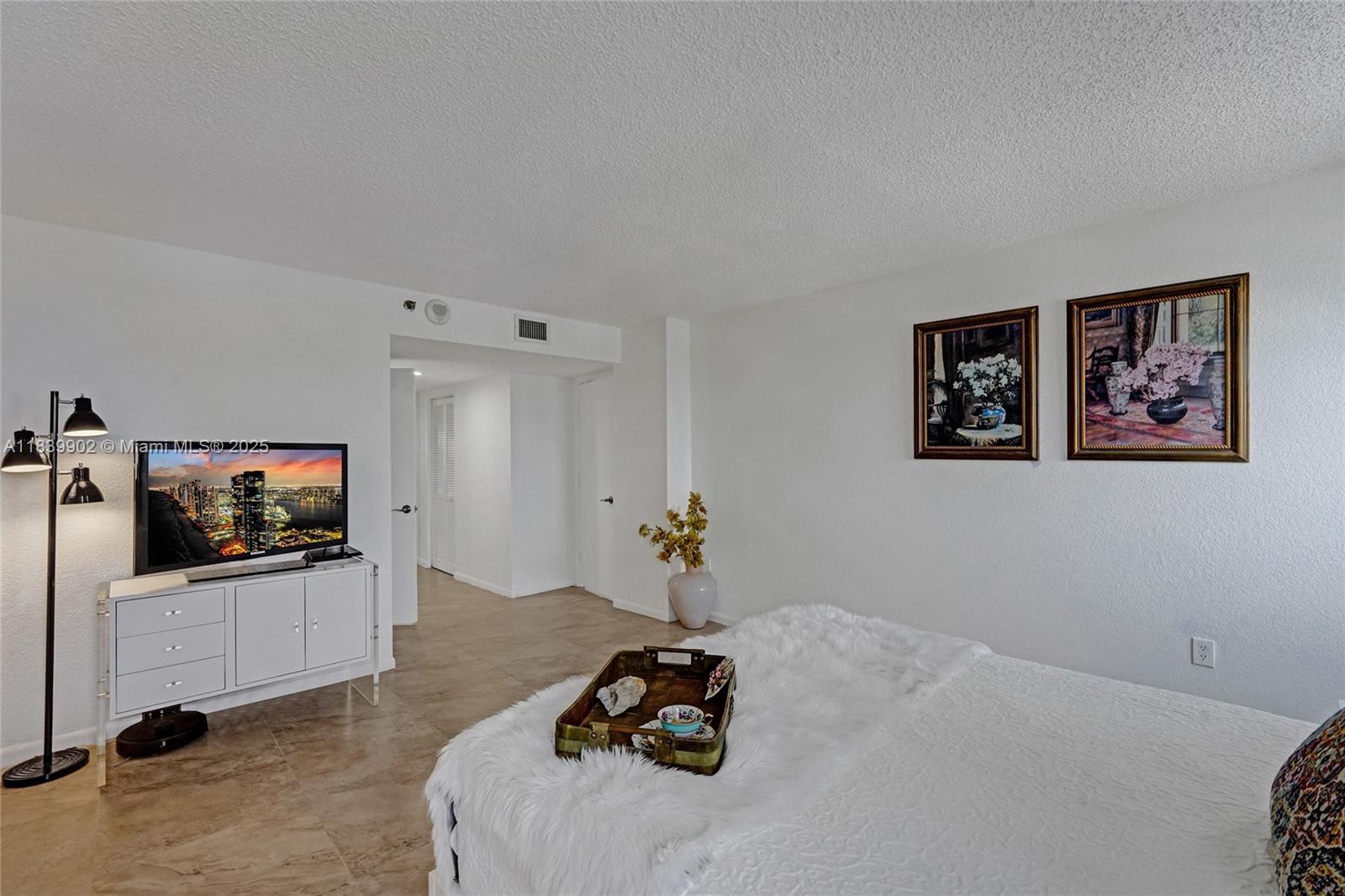 Photo of 1201 Ocean Dr  #904N, Hollywood, Florida, 33019 - 