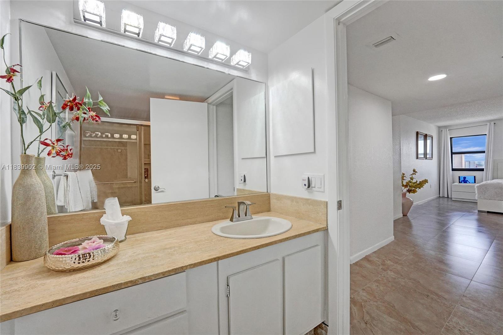 Photo of 1201 Ocean Dr  #904N, Hollywood, Florida, 33019 - 