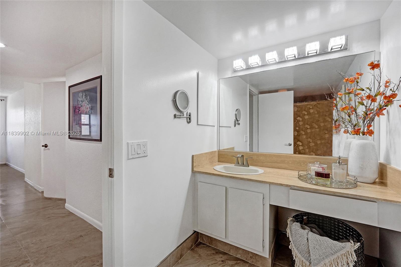 Photo of 1201 Ocean Dr  #904N, Hollywood, Florida, 33019 - 