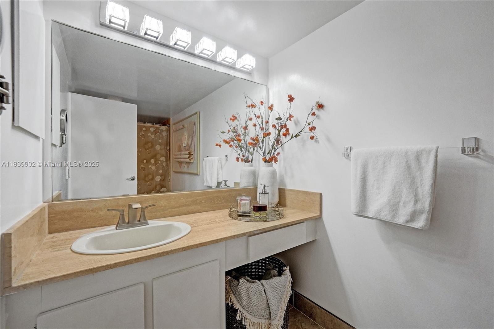 Photo of 1201 Ocean Dr  #904N, Hollywood, Florida, 33019 - 