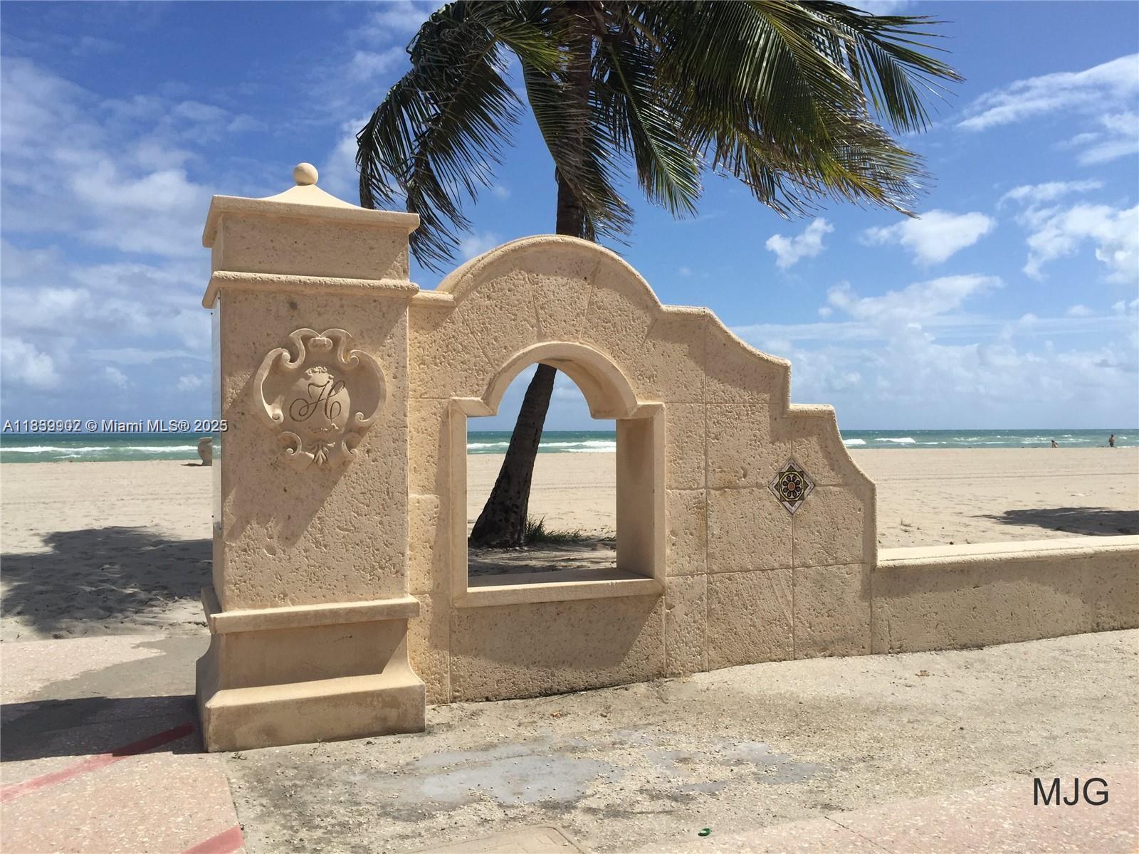 Photo of 1201 Ocean Dr  #904N, Hollywood, Florida, 33019 - 