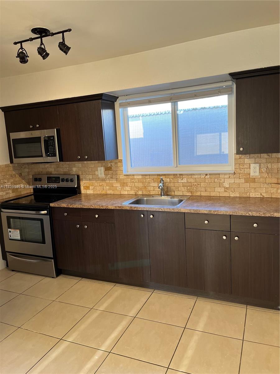 See details / 2054 sq. ft. $ 2025-07-14 0 Photo