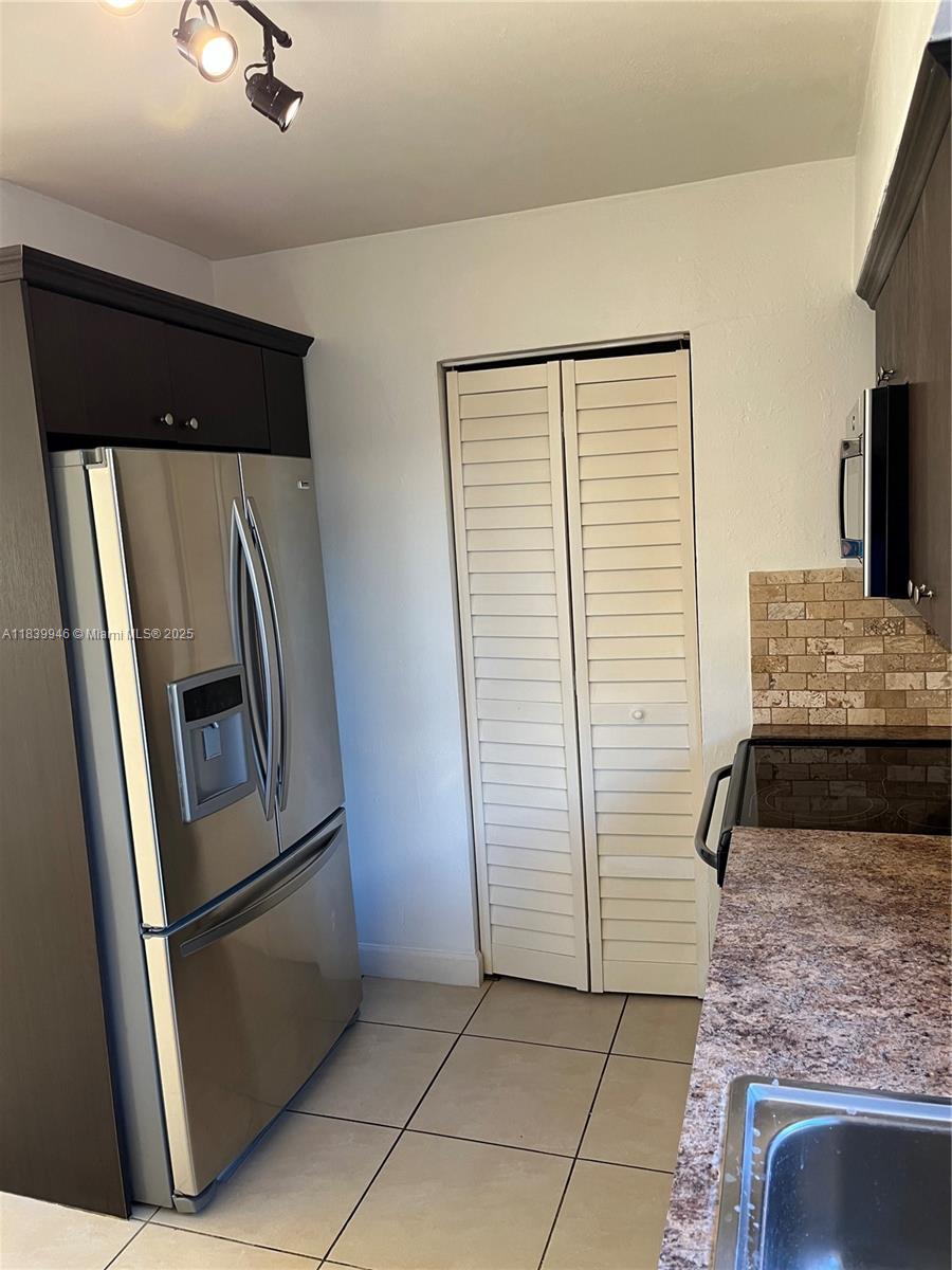 See details / 2054 sq. ft. $ 2025-07-14 0 Photo