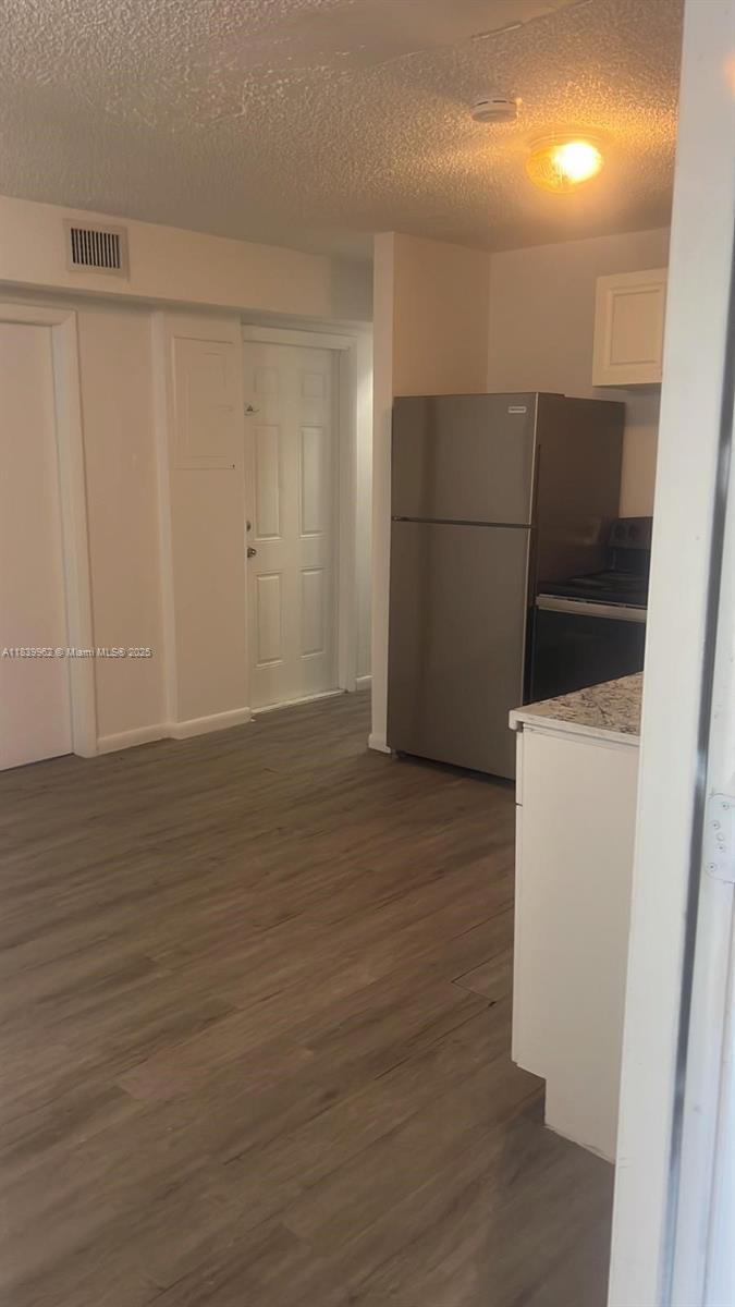 See details / 2226 sq. ft. $ 2025-08-07 0 Photo