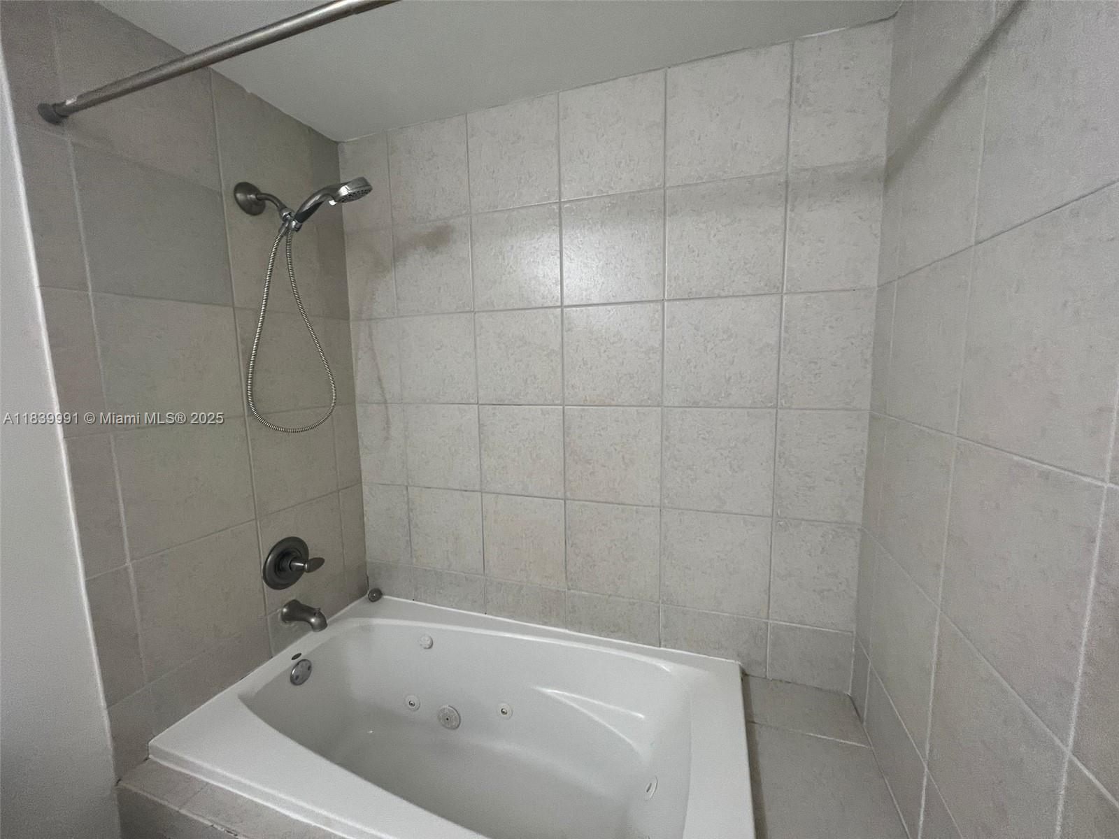 Photo of 140 Dixie Hwy  #708, Hollywood, Florida, 33020 - 