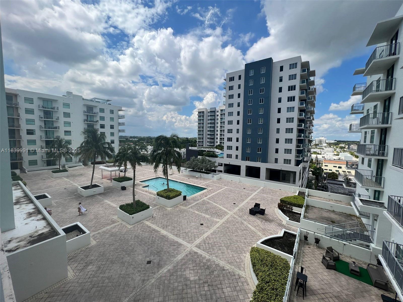 Photo of 140 Dixie Hwy  #708, Hollywood, Florida, 33020 - 