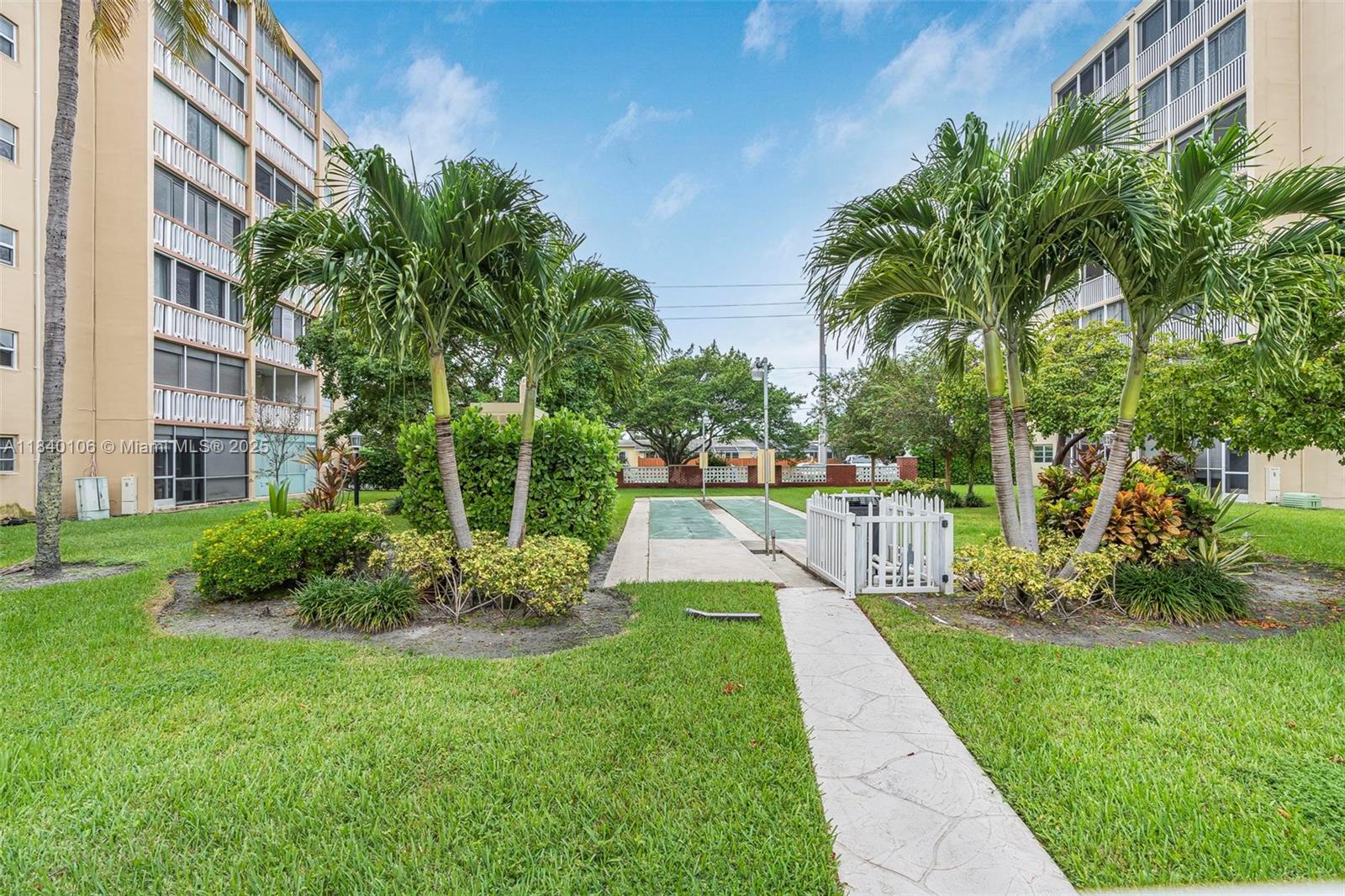 Photo of 609 14th Ave  #603, Hallandale Beach, Florida, 33009 - 