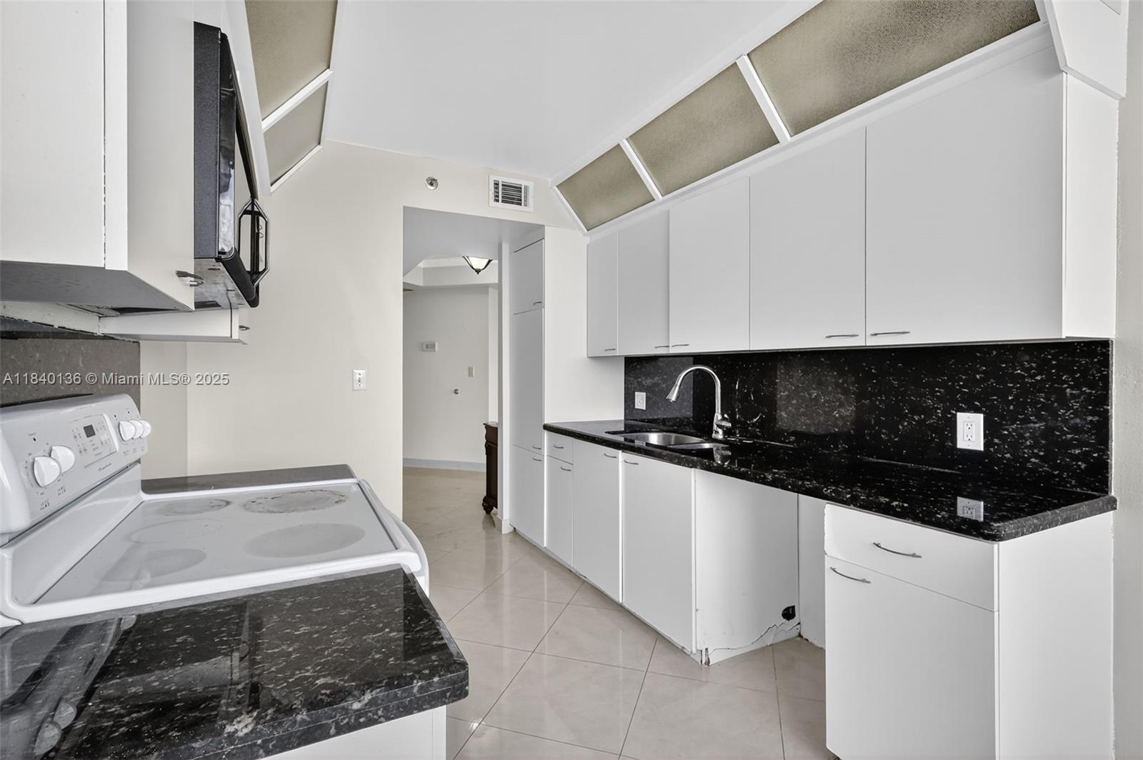 Photo of 20185 Country Club Dr  #1405, Aventura, Florida, 33180 - 