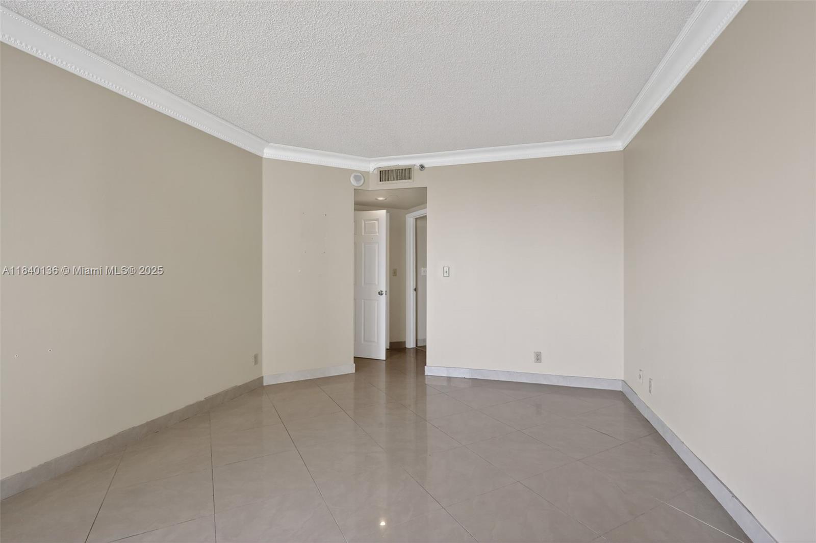 Photo of 20185 Country Club Dr  #1405, Aventura, Florida, 33180 - 