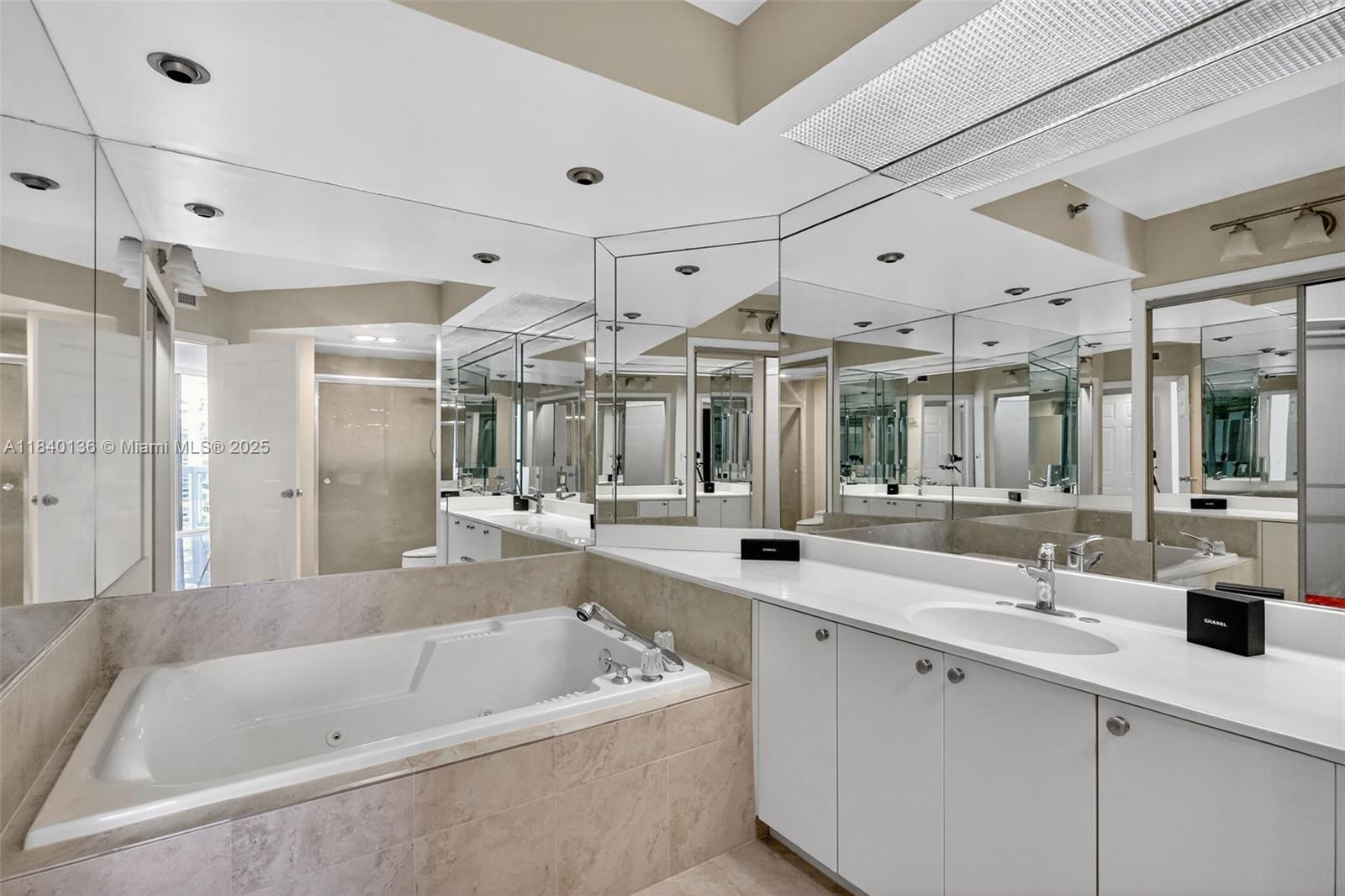 Photo of 20185 Country Club Dr  #1405, Aventura, Florida, 33180 - 