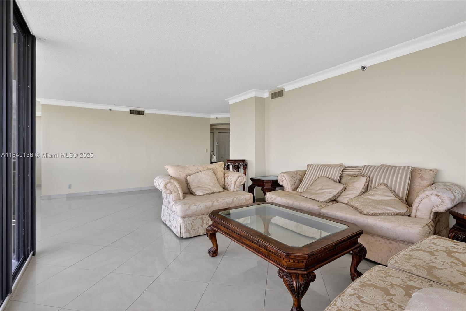 Photo of 20185 Country Club Dr  #1405, Aventura, Florida, 33180 - 