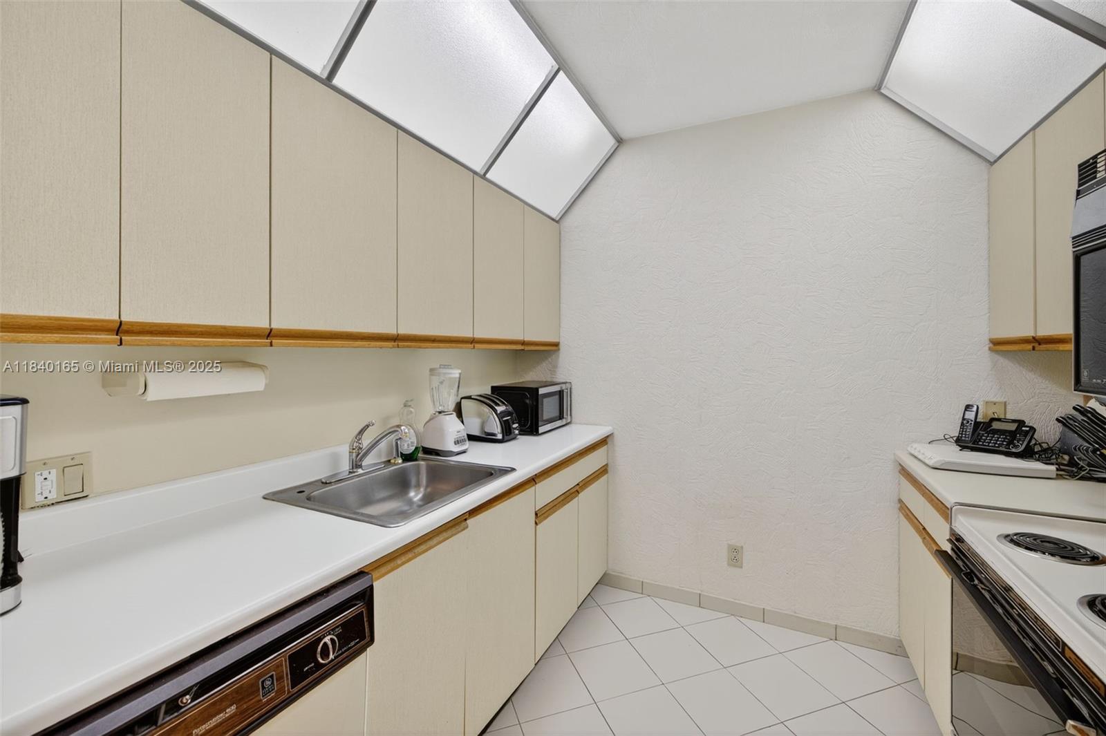 Photo of 20281 Country Club Dr  #704, Aventura, Florida, 33180 - 