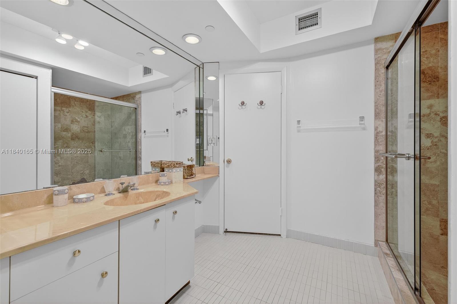 Photo of 20281 Country Club Dr  #704, Aventura, Florida, 33180 - 