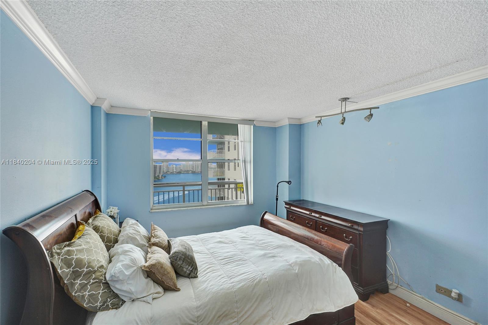 See details 2201 2 / 2 1488 sq. ft. $ 2025-07-28 0 Photo