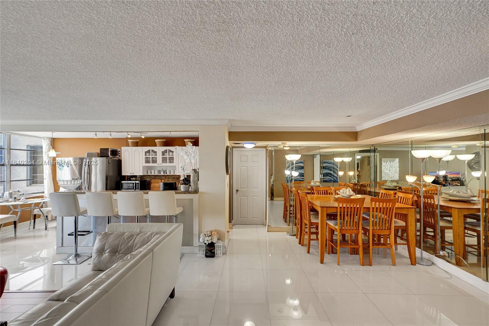 See details 2201 2 / 2 1488 sq. ft. $ 2025-07-28 0 Photo