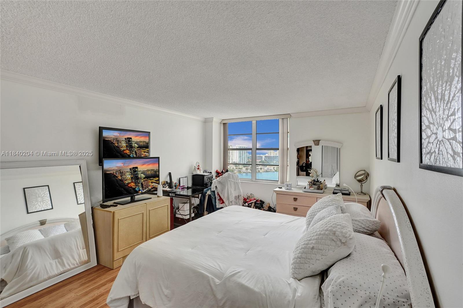 See details 2201 2 / 2 1488 sq. ft. $ 2025-07-28 0 Photo