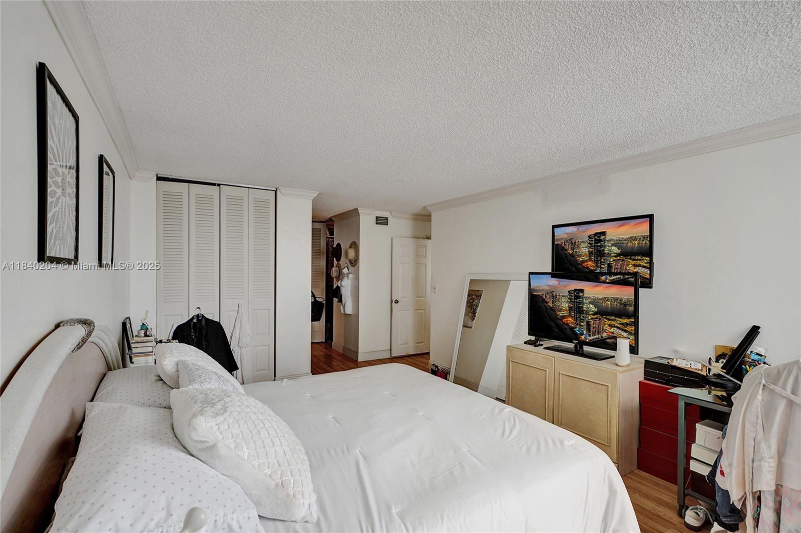 See details 2201 2 / 2 1488 sq. ft. $ 2025-07-28 0 Photo