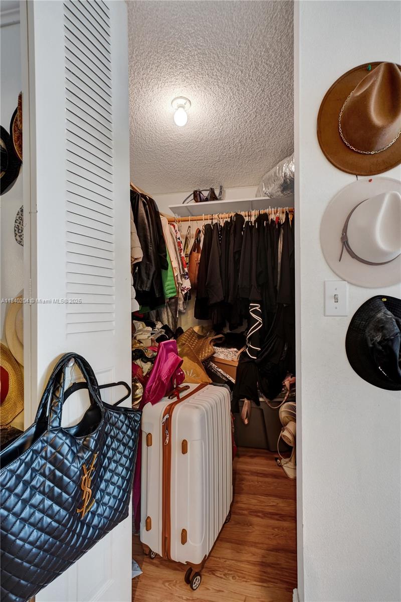 See details 2201 2 / 2 1488 sq. ft. $ 2025-07-28 0 Photo