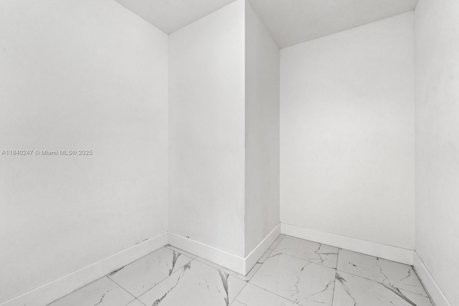 See details / 0 sq. ft. $ 2025-08-07 0 Photo
