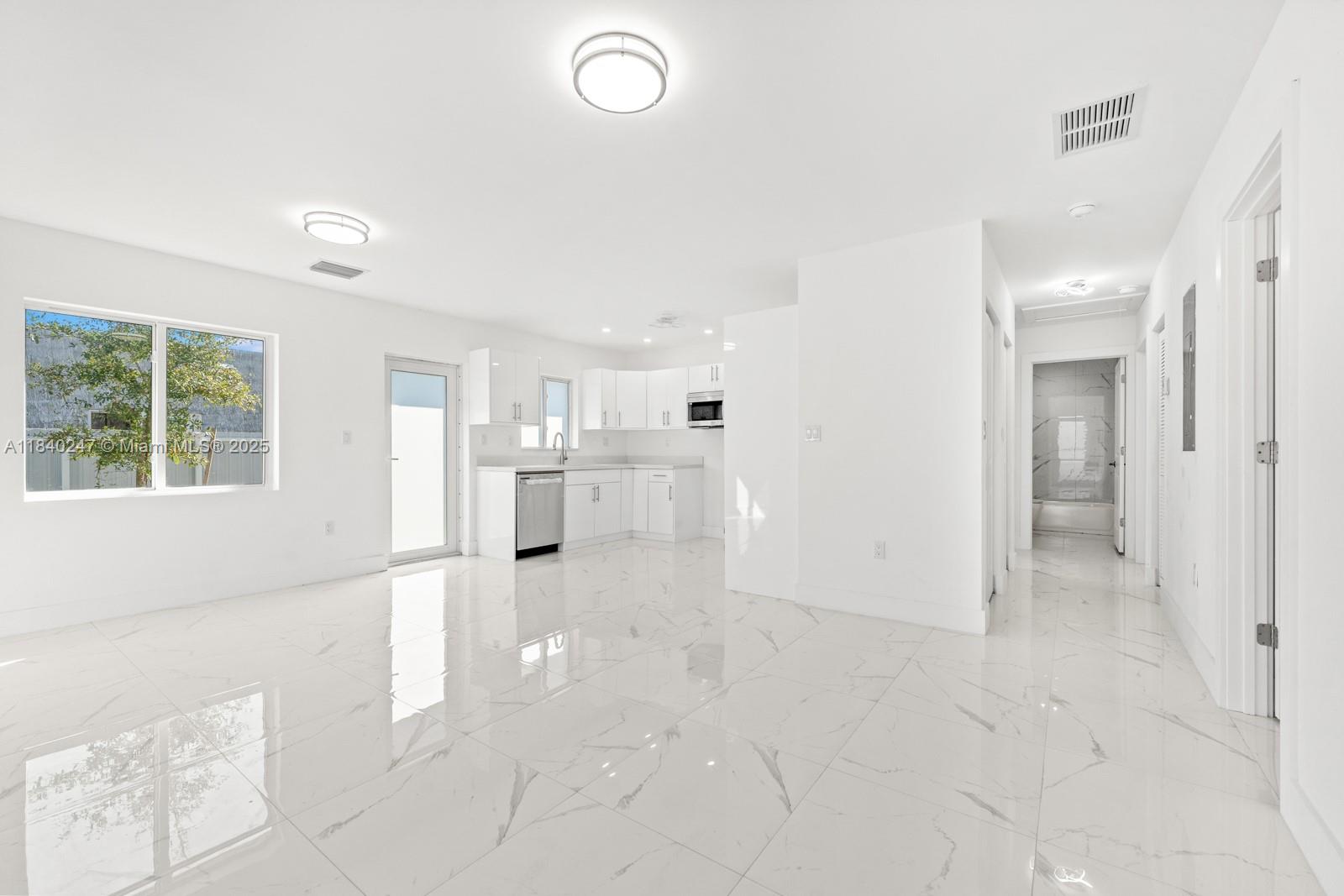 See details / 0 sq. ft. $ 2025-08-07 0 Photo