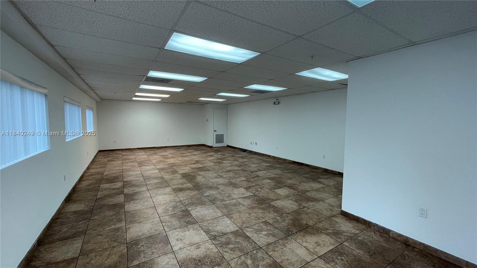 160  /   sq. ft. $ 2025-07-14 0 foto