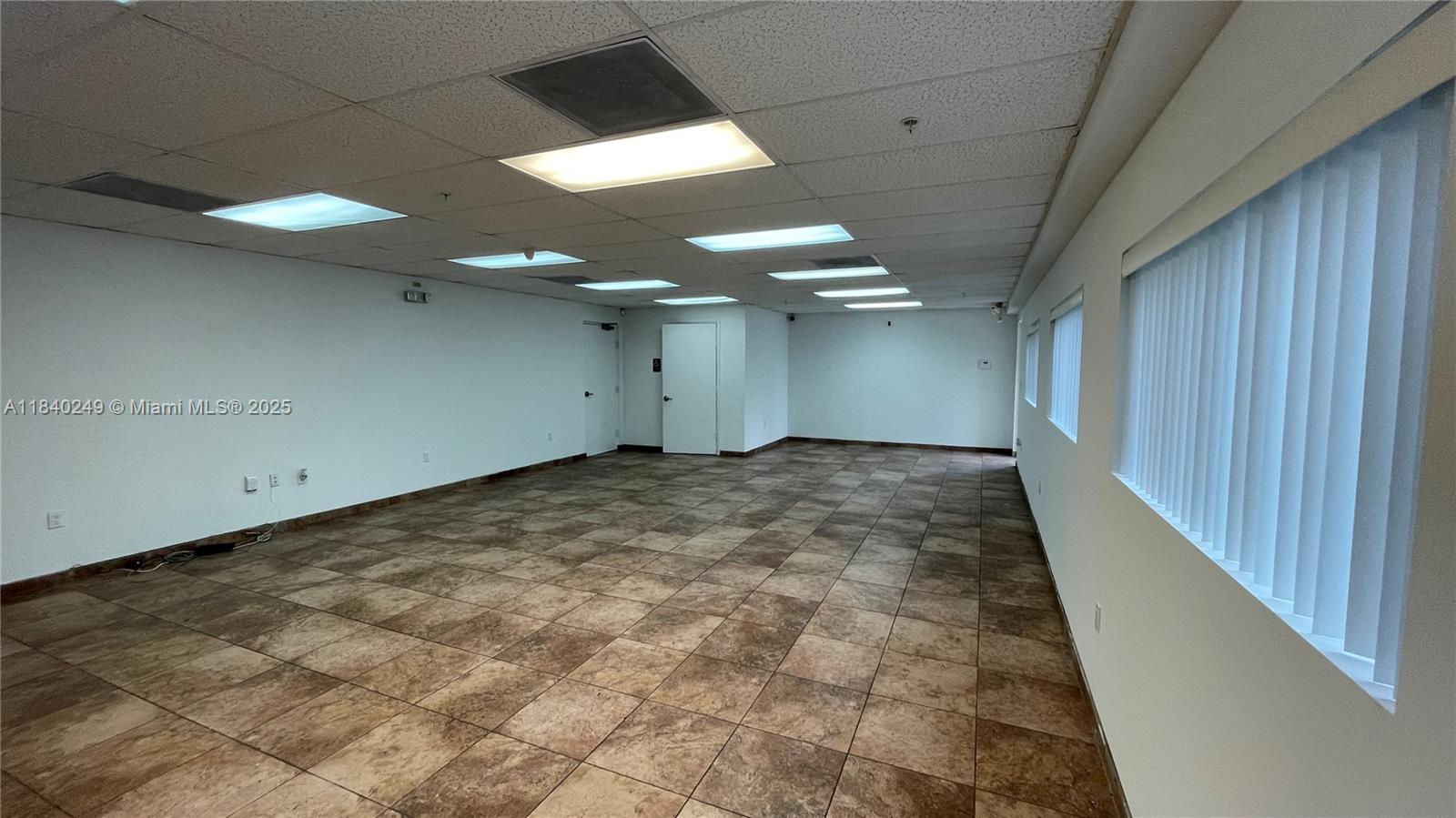 160  /   sq. ft. $ 2025-07-14 0 foto