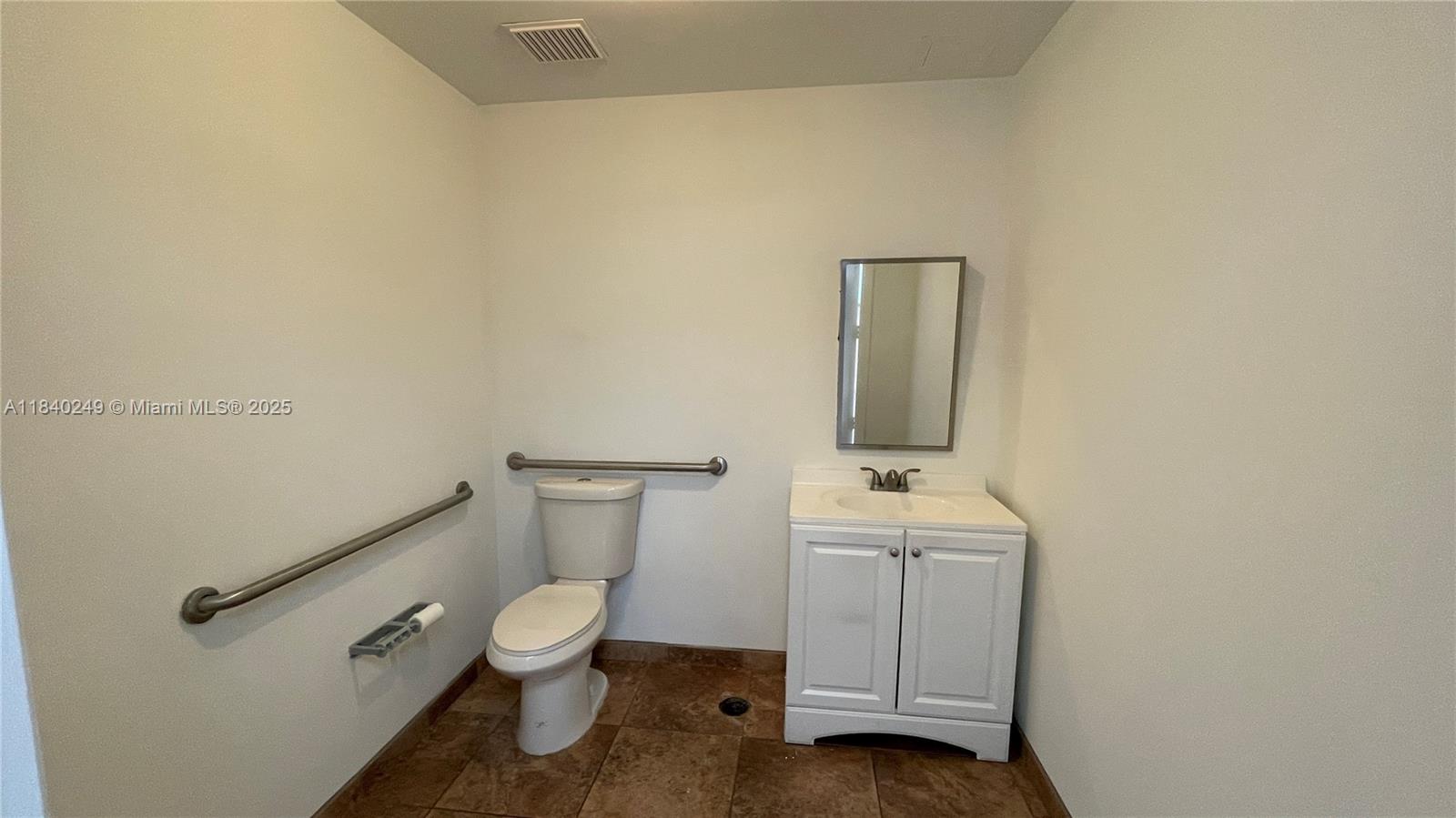160  /   sq. ft. $ 2025-07-14 0 foto