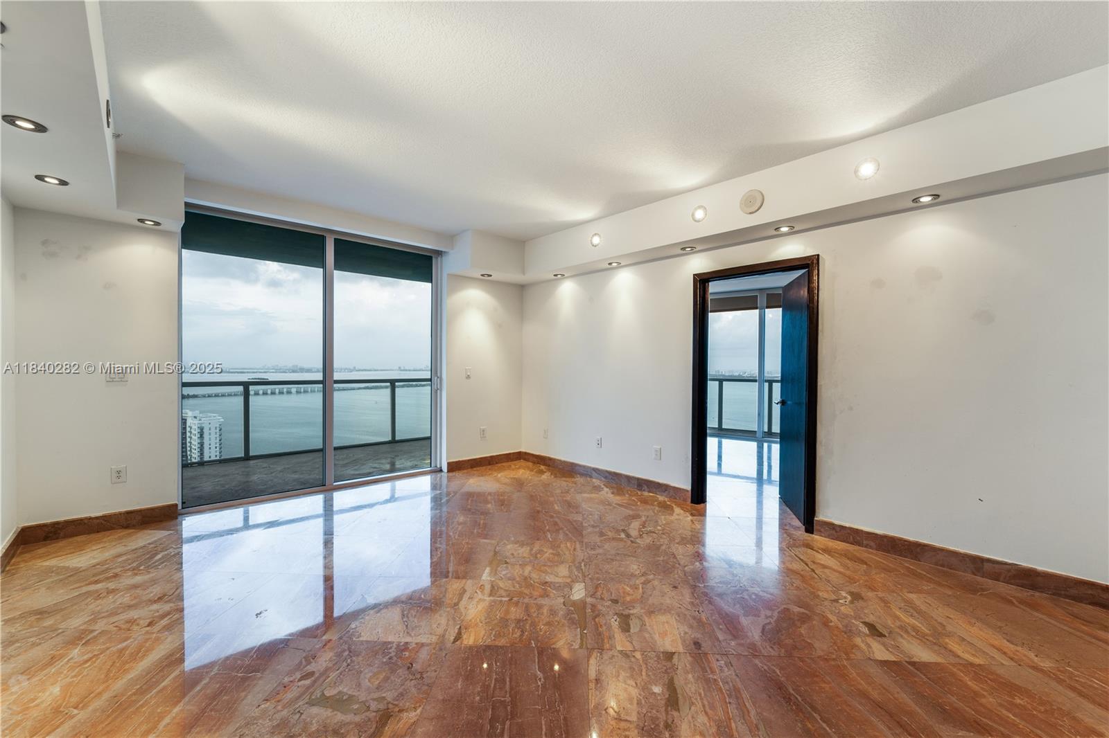 See details 3715 2 / 3 1325 sq. ft. $ 2025-07-14 0 Photo