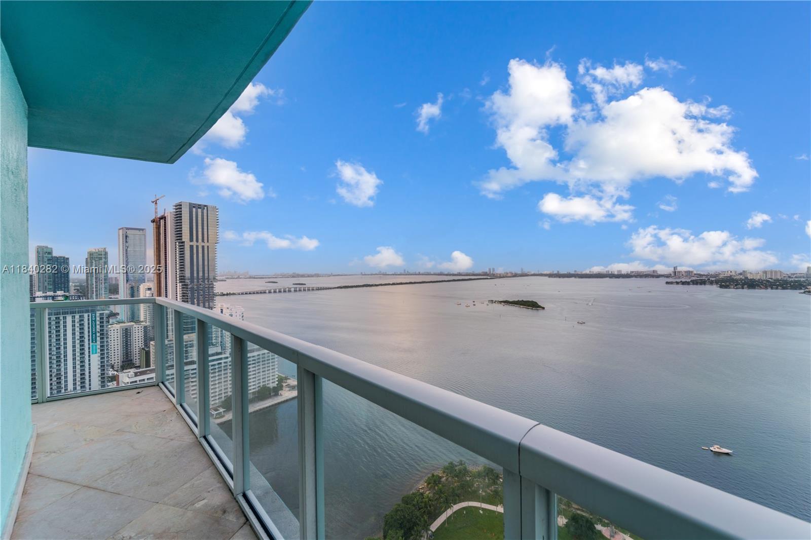 See details 3715 2 / 3 1325 sq. ft. $ 2025-07-14 0 Photo