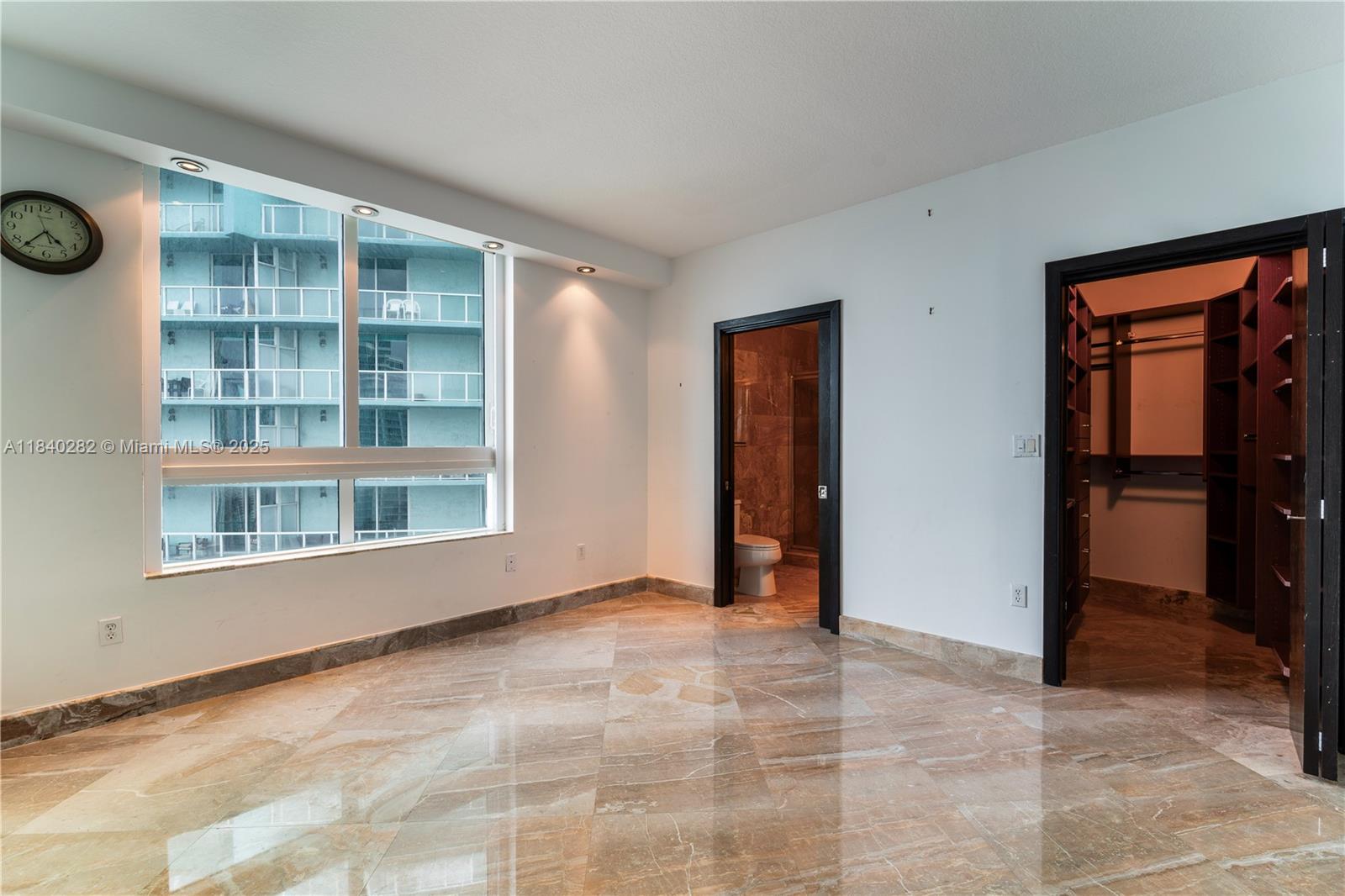 See details 3715 2 / 3 1325 sq. ft. $ 2025-07-14 0 Photo